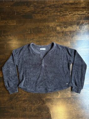Hollister Long Sleeve Pullover in Charcoal Gray
